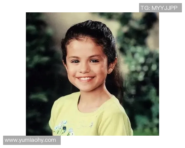 足球明星的妹妹颜值惊艳引发热议成为社交媒体新宠